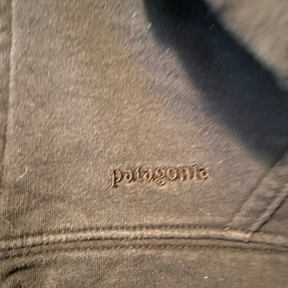 Patagonia women’s zip up sweatshirt - Picture 2 of 3